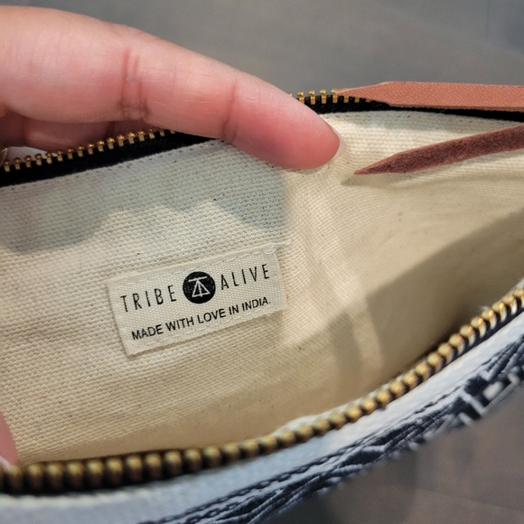 Clutch - Picture 6 of 6